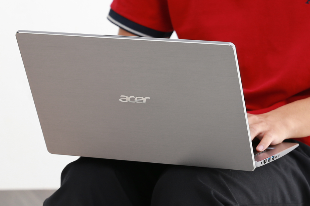 Laptop Acer Swift 3 SF314 54 51QL i5 8250U/4GB/1TB/Win10 (NX.GXZSV.001)