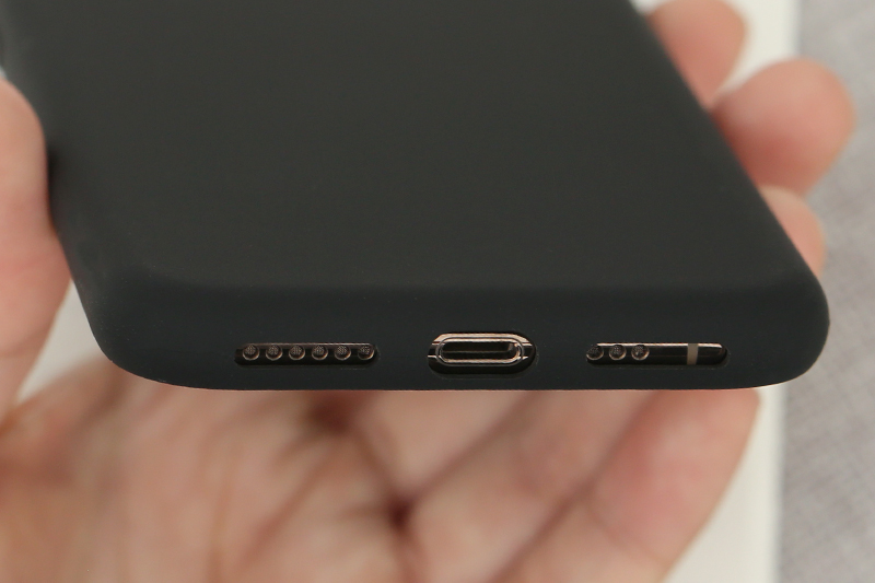 Ốp lưng iPhone X-XS Nhựa dẻo Ultra Slim Silicone Case JM đen