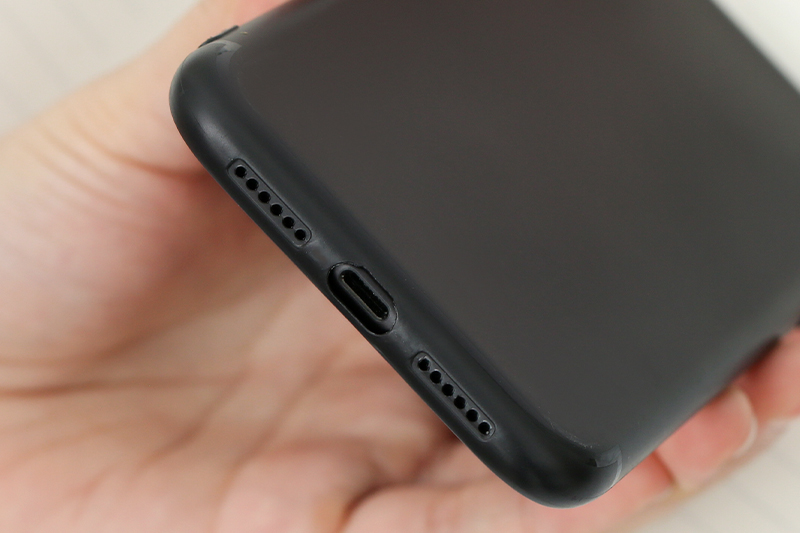 Ốp lưng iPhone XR nhựa dẻo Matte Solid OSMIA Đen