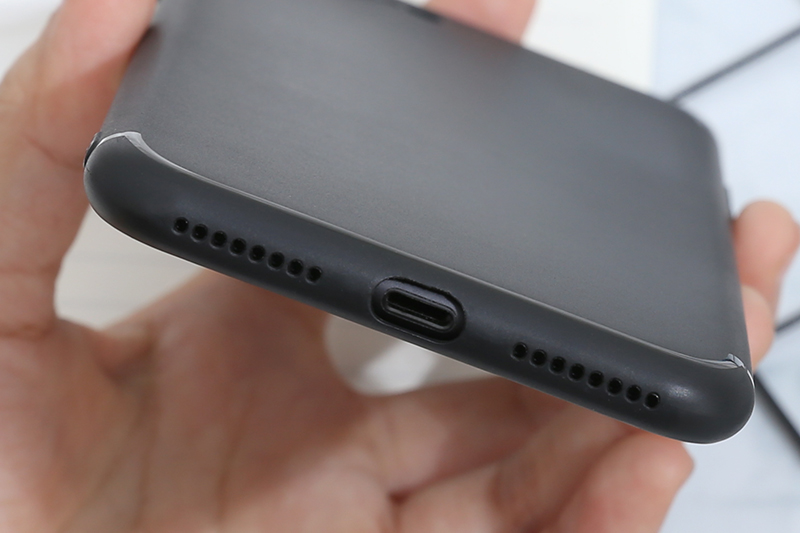 Ốp lưng iPhone 7/8+ nhựa dẻo Matte solid OSMIA Đen