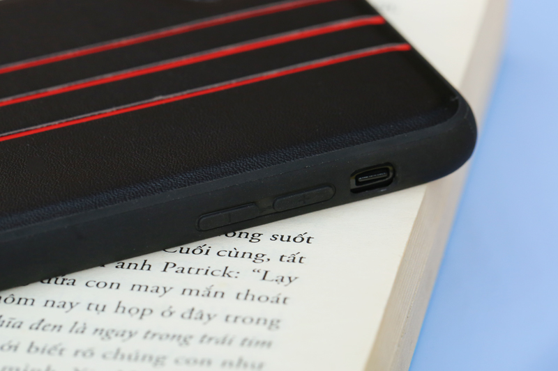 Ốp lưng iPhone XS Max Nhựa cứng viền dẻo Trired case JM Đen