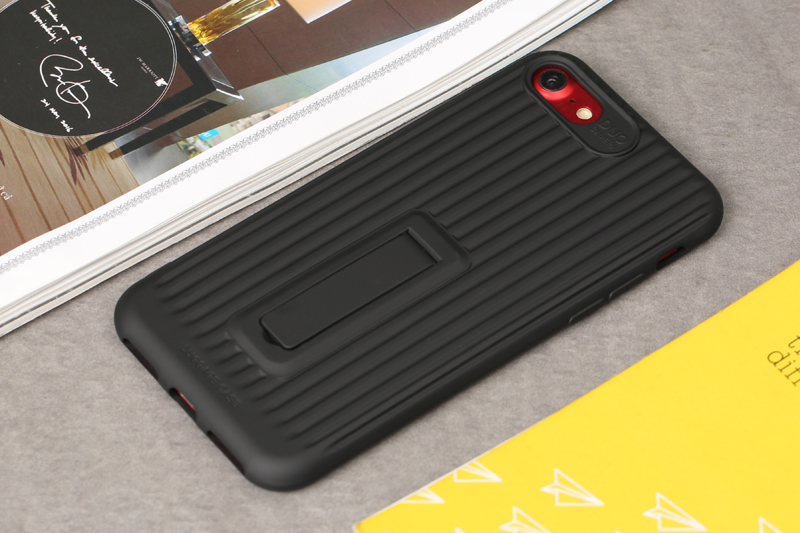 Ốp lưng iPhone 7/8 Nhựa dẻo Luggage Kick JM Đen