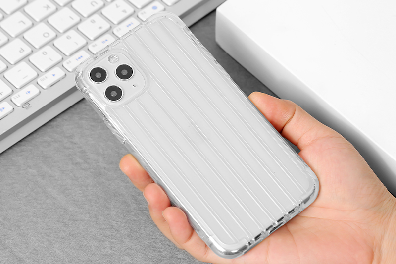 Ốp lưng iPhone 11 Pro nhựa dẻo Luggage Nake Slim JM Nude chính hãng