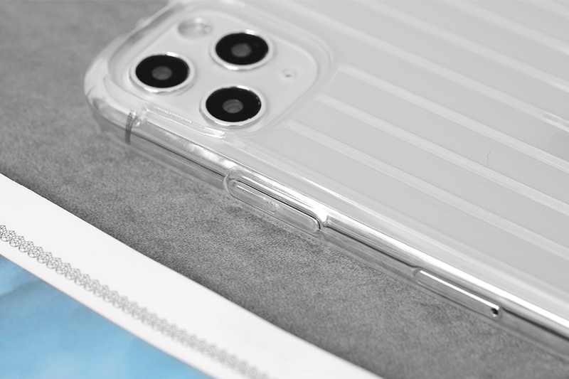 Ốp lưng iPhone 11 Pro Max nhựa dẻo Luggage Nake Slim JM Nude