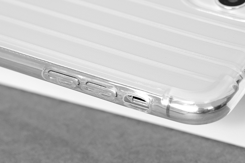 Ốp lưng iPhone 11 Pro Max nhựa dẻo Luggage Nake Slim JM Nude