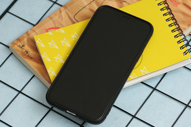 Ốp lưng iPhone 11 Pro nhựa dẻo Carbon Mix OSMIA Đen Xám