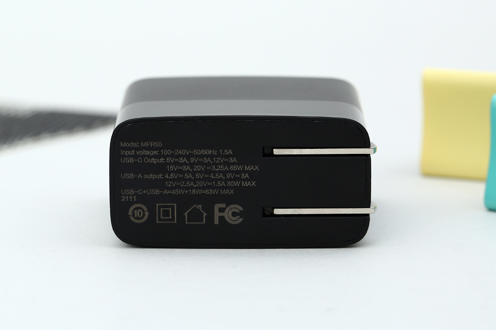 Adapter Sạc 2 cổng USB Type C PD QC 3.0 GaN 65W Xmobile MFR65 Đen